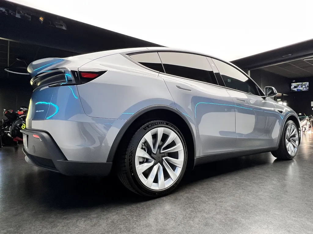 TESLA MODEL Y JUNIPER - PPF PARTIEL + TRAITEMENT CERAMIQUE - LILLE 59