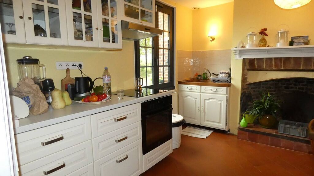 Ancien presbytère rénové, sur l'axe Amiens/Rouen en Normandie, 76