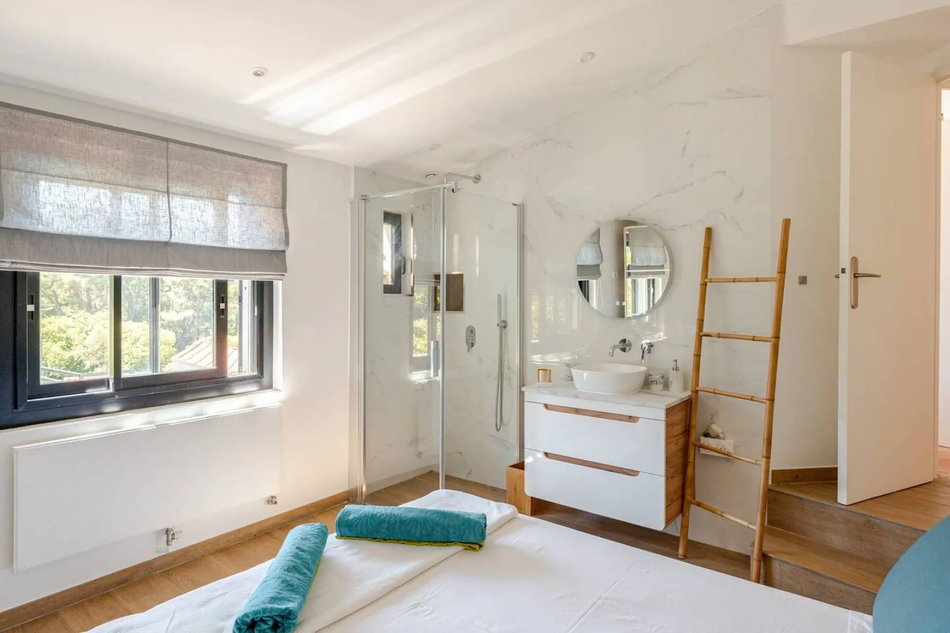 Vente maison T4 Cassis au sein d'un quartier résidentiel prisé et sécurisé avec piscine et vue dégagée