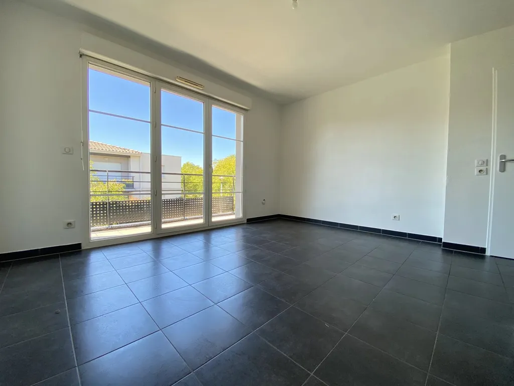 Achat appartement T2 lumineux 44 m² avec balcon et parking sécurisé quartier Issac proche ligne Bus G