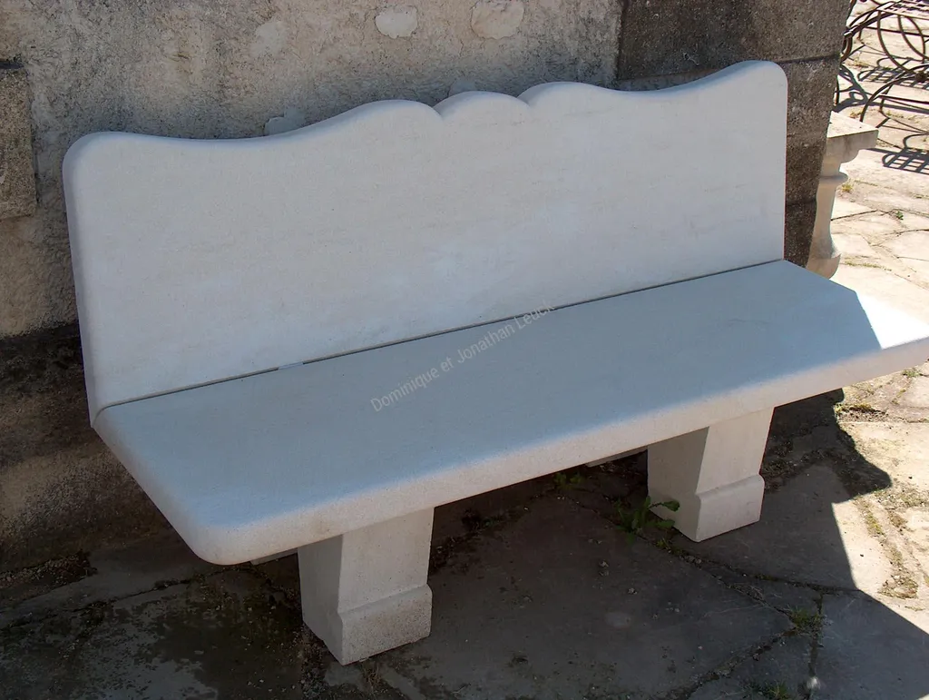 Banc en pierre d'Estaillades