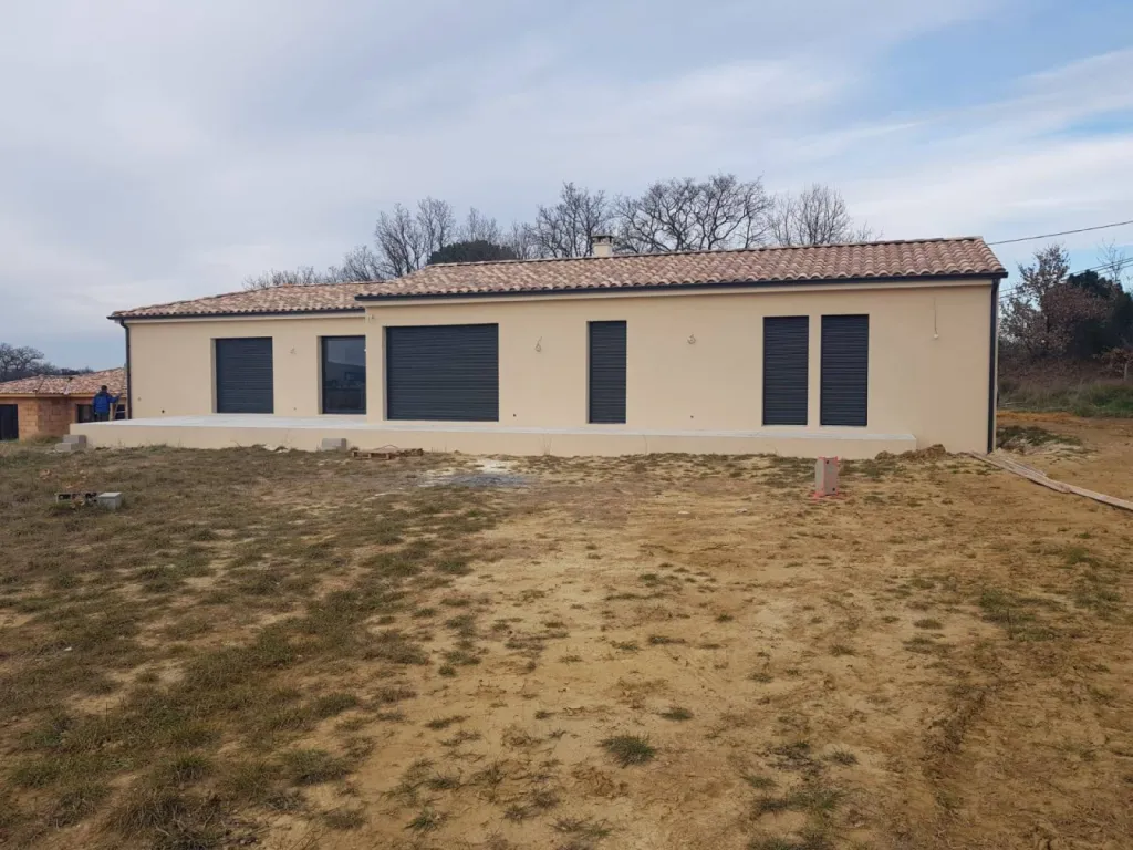 Gouttières ALUMINIUM de COULEUR forme CORNICHE à Carpentras dans le Vaucluse | Devis GRATUIT et RAPIDE