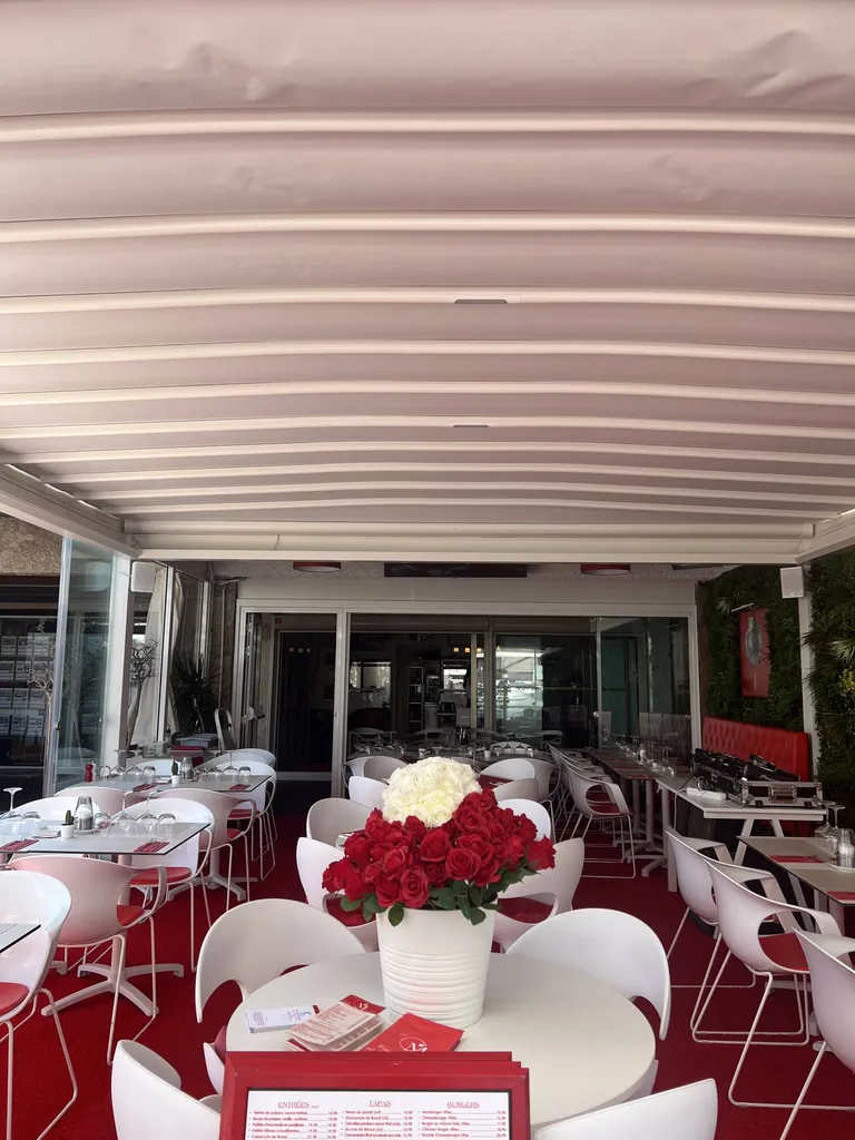 Installation Sonorisation restaurant Le M à Cogolin Var 83