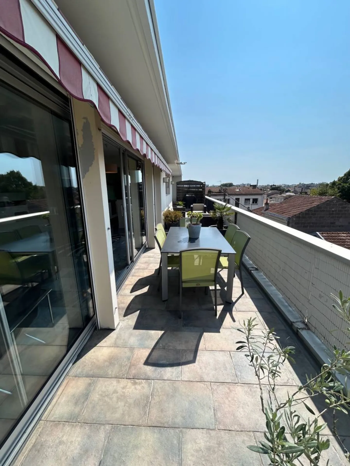 Agréable appartement T4 dernier étage avec terrasse Bordeaux Caudéran  