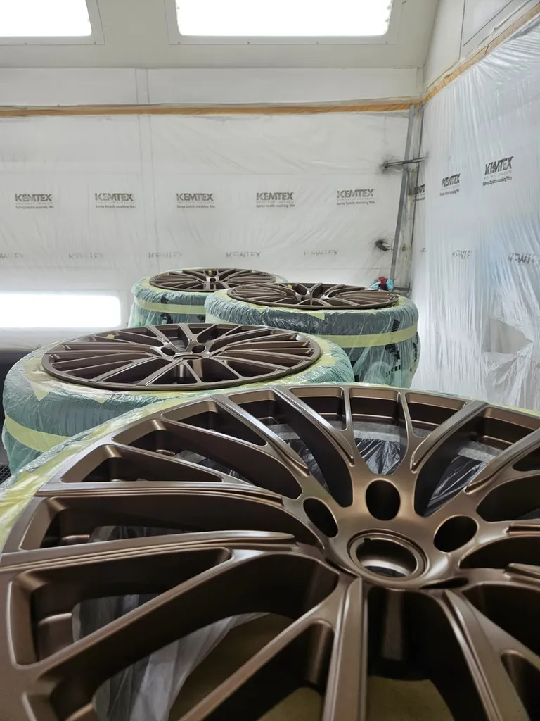 Rénovation de quatre jantes pour une Aston Martin DBX de Lyon