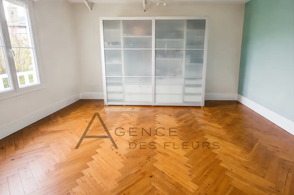 A saisir maison bourgeoise de 154 m² habitables édifiée sur un terrain de 344 m²