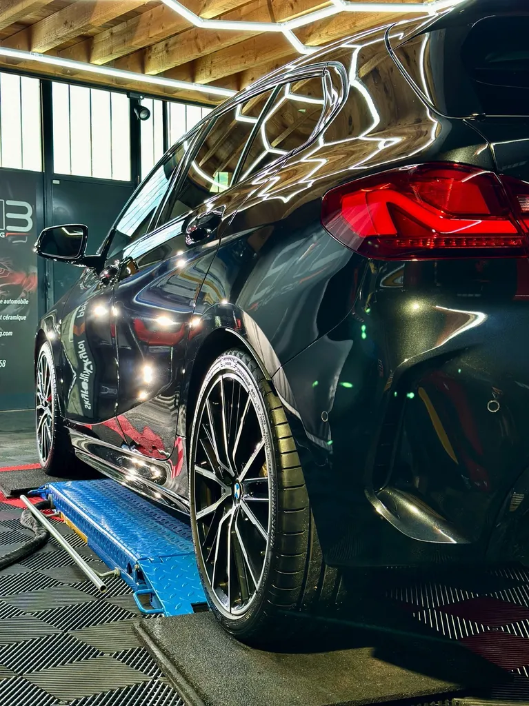centre de DETAILING traitement céramique contre les micros rayures BMW 135 vaugneray 