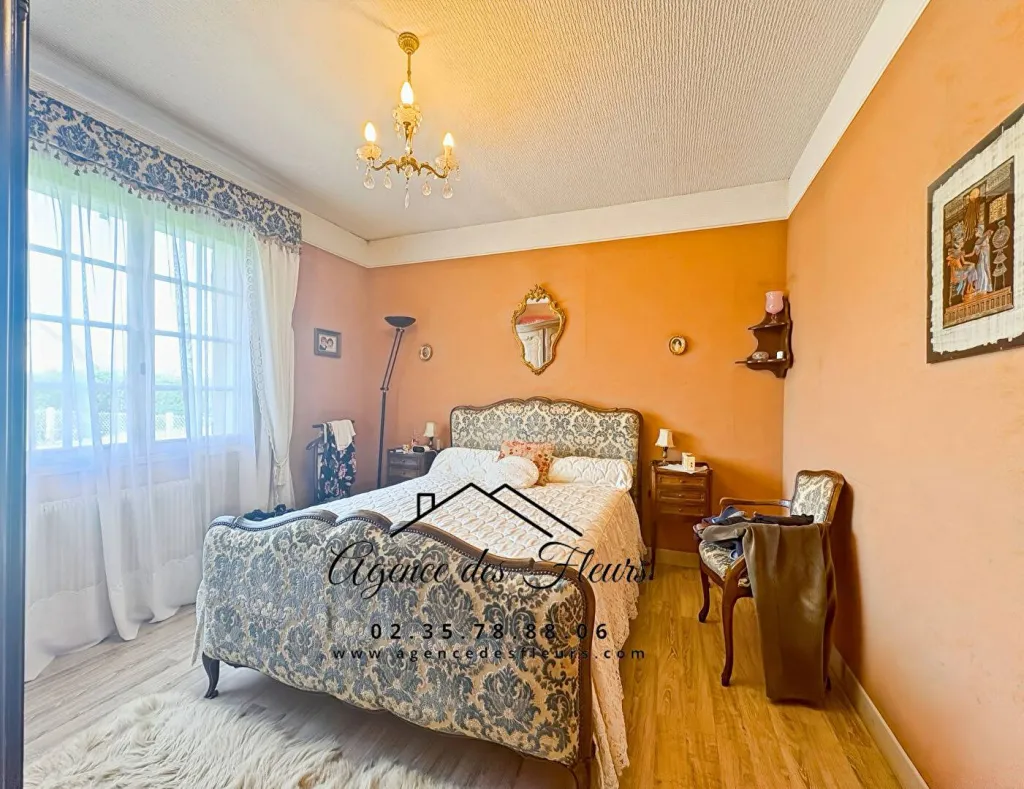 À SAISIR sur LA SAUSSAYE, Charmante maison 6 pièces de 127 m² sur un terrain de 868 m² .