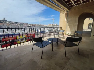 Rénovation complète d’un appartement de 180m² avec prestations haut de gamme au Vieux-Port à Marseille 13002