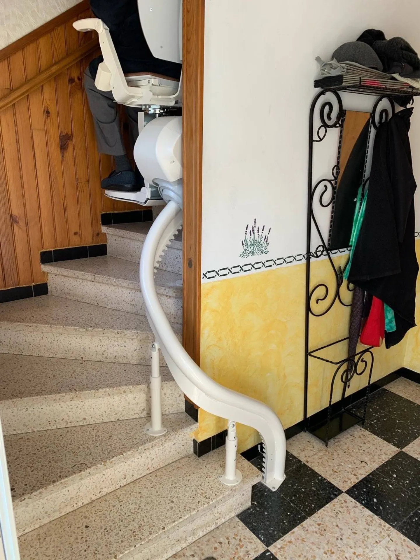 OTOLIFT Modul'Air avec un départ pour dégager le bas de l'esclier