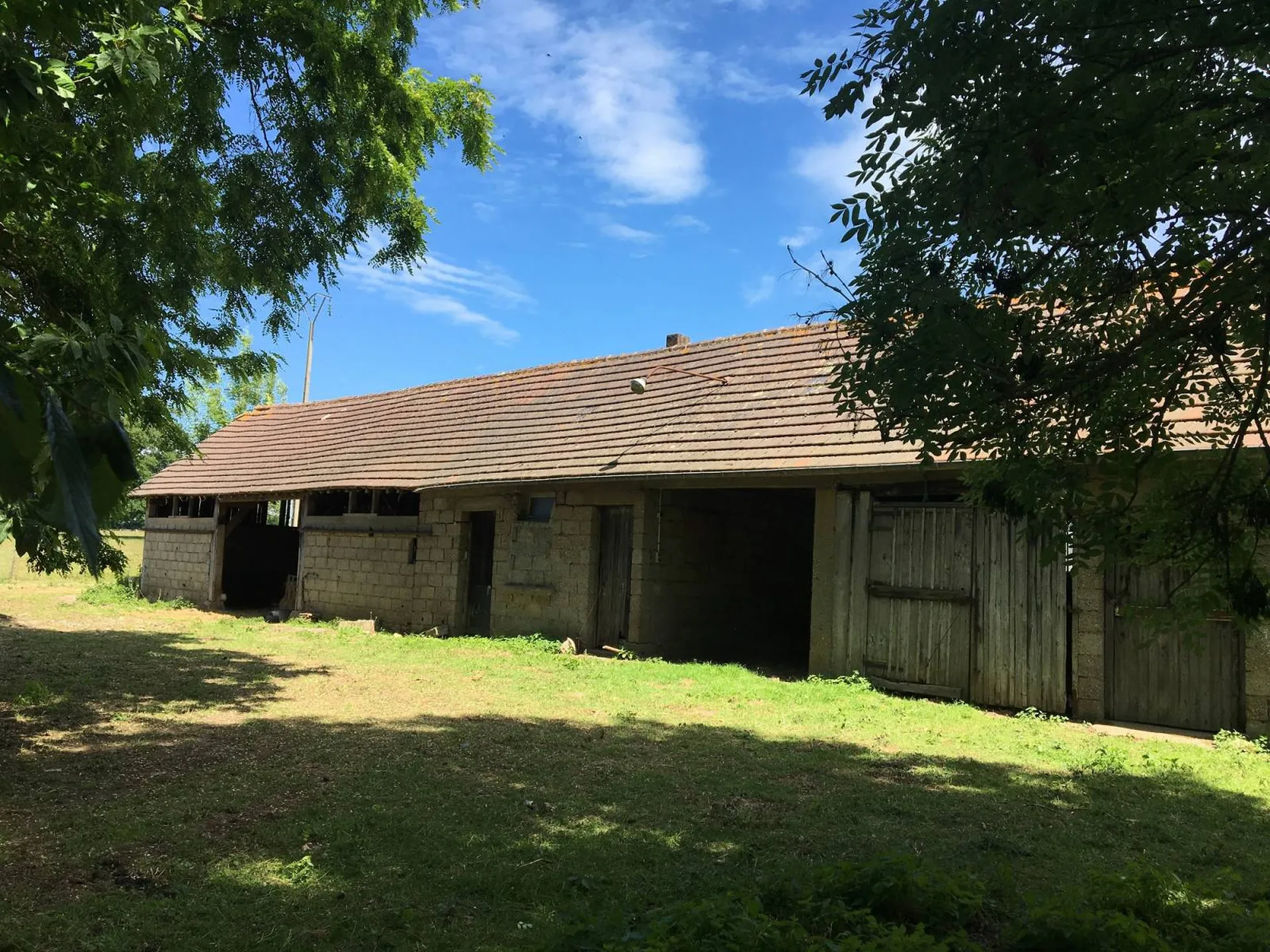 Maison individuelle, à vendre sur Vatteville-la-rue , sur 6972m² de terrain avec dépendances