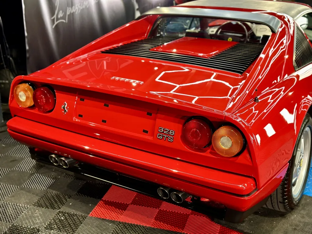 Traitement céramique lyon polissage carrosserie DETAILING Ferrari 328 GTS