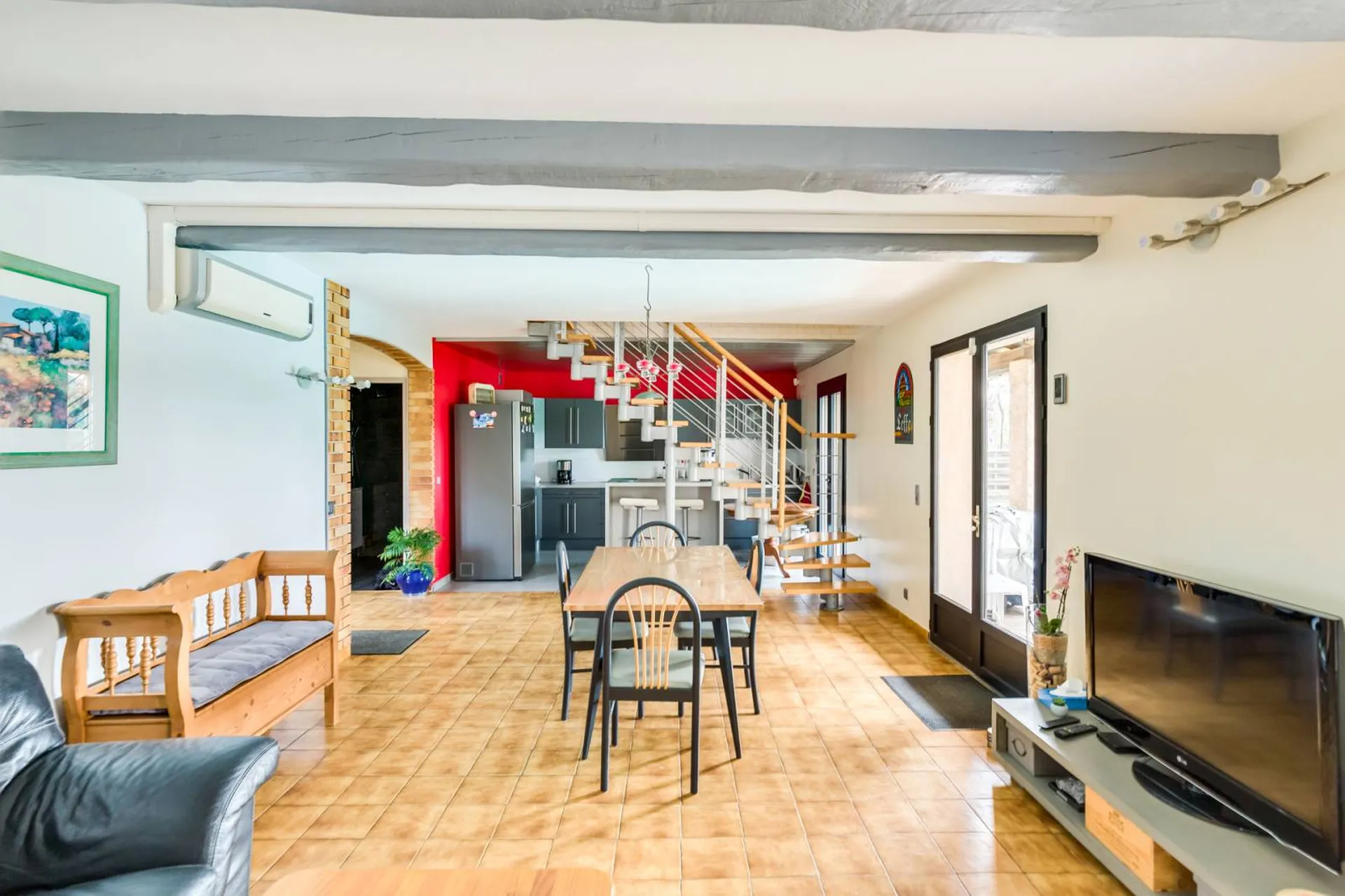 Vente villa T5 Cassis  avec piscine et dépendance dans clos sécurisé à l'entrée du village