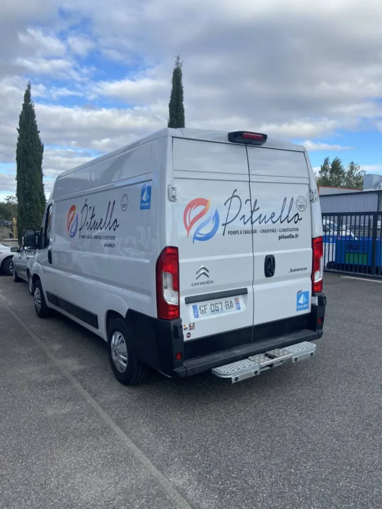 Réalisation d'un flocage véhicule pour le camion d'une entreprise à Toulouse en Haute-Garonne