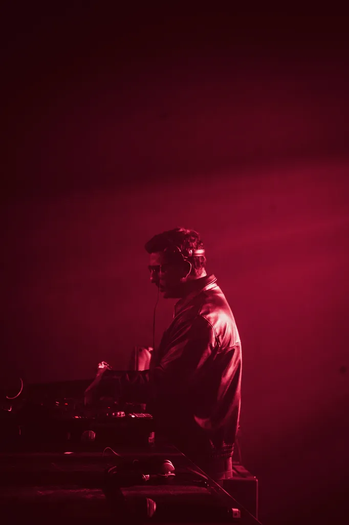 Animation DJ lors d’une soirée entreprise à Toulouse avec sonorisation professionnelle et ambiance musicale pour événement corporate.