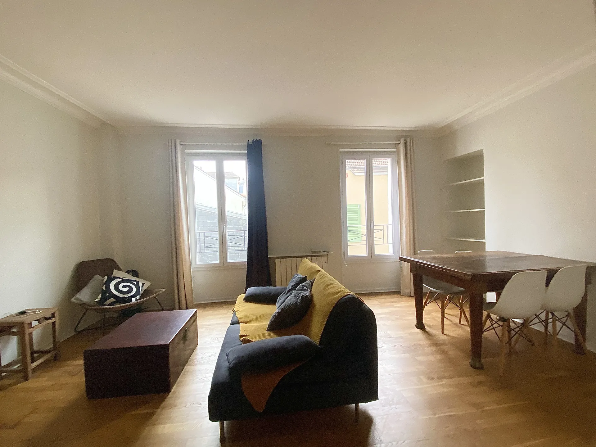 Découvrez à Saint Germain en Laye centre ville ce charmant appartement meublé 2 pièces avec charme de l'ancien