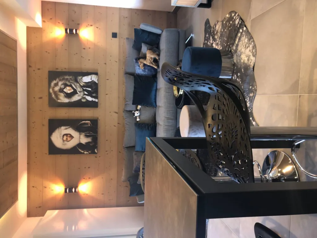 Vente d'un appartement T4 d'exception ski au pied meublé et décoré par un architecte d'intérieur au cœur de la station ARC 1800