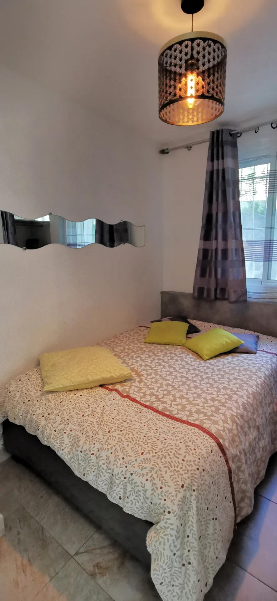 Vente appartement T1/2 Cassis  avec balcon vue Château & Cap Canaille dans résidence sécurisée juste derrière le port