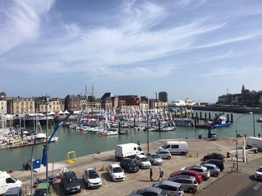 Recherche appartement vue port et mer