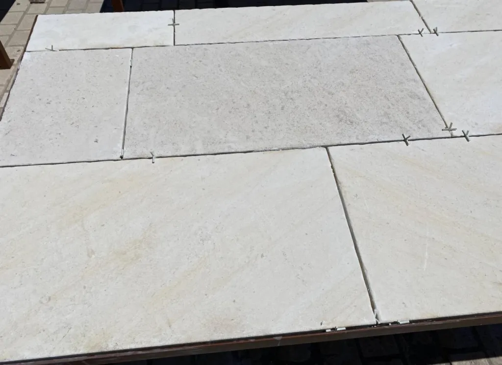 Pierre naturelle de France Dordogne Périgord MONTAGNAC B1 CLAIR Grimaud et Ramatuelle