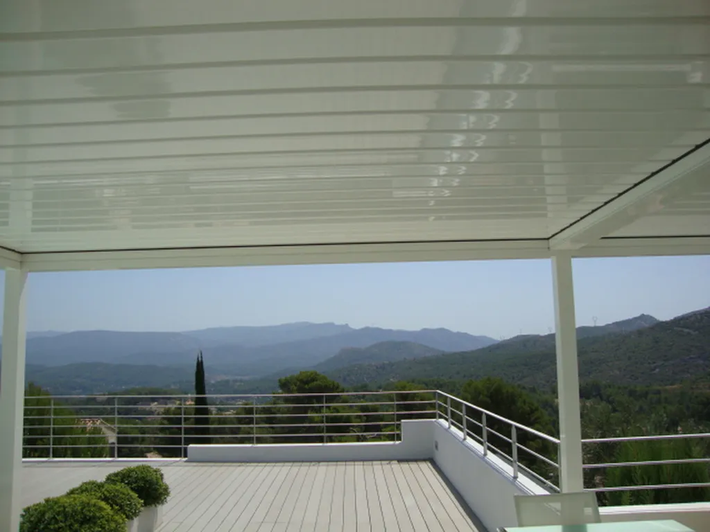 PERGOLA BIOCLIMATIQUE A AUBAGNE 