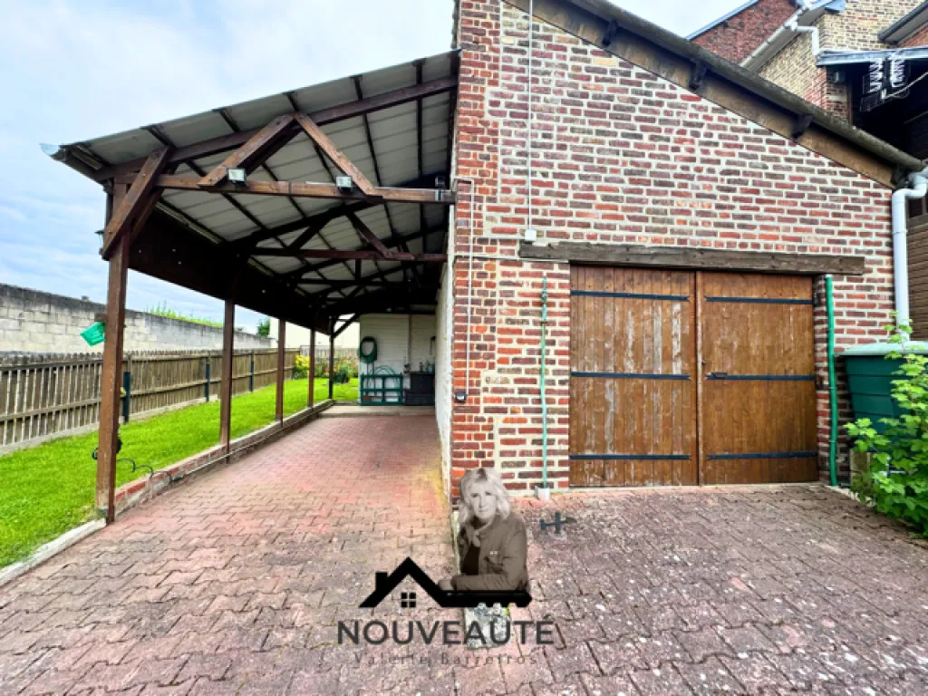 A vendre charmante maison traditionnelle de 100 m² édifiée sur un terrain de 411 m² sur la commune de ELBEUF 76500