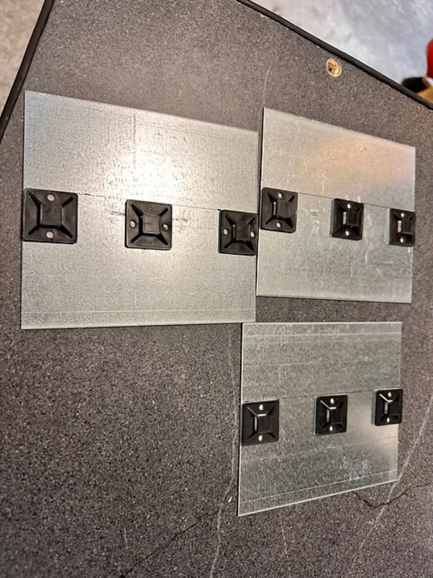 PANNEAU WC SUR PIED OU AIMANTE