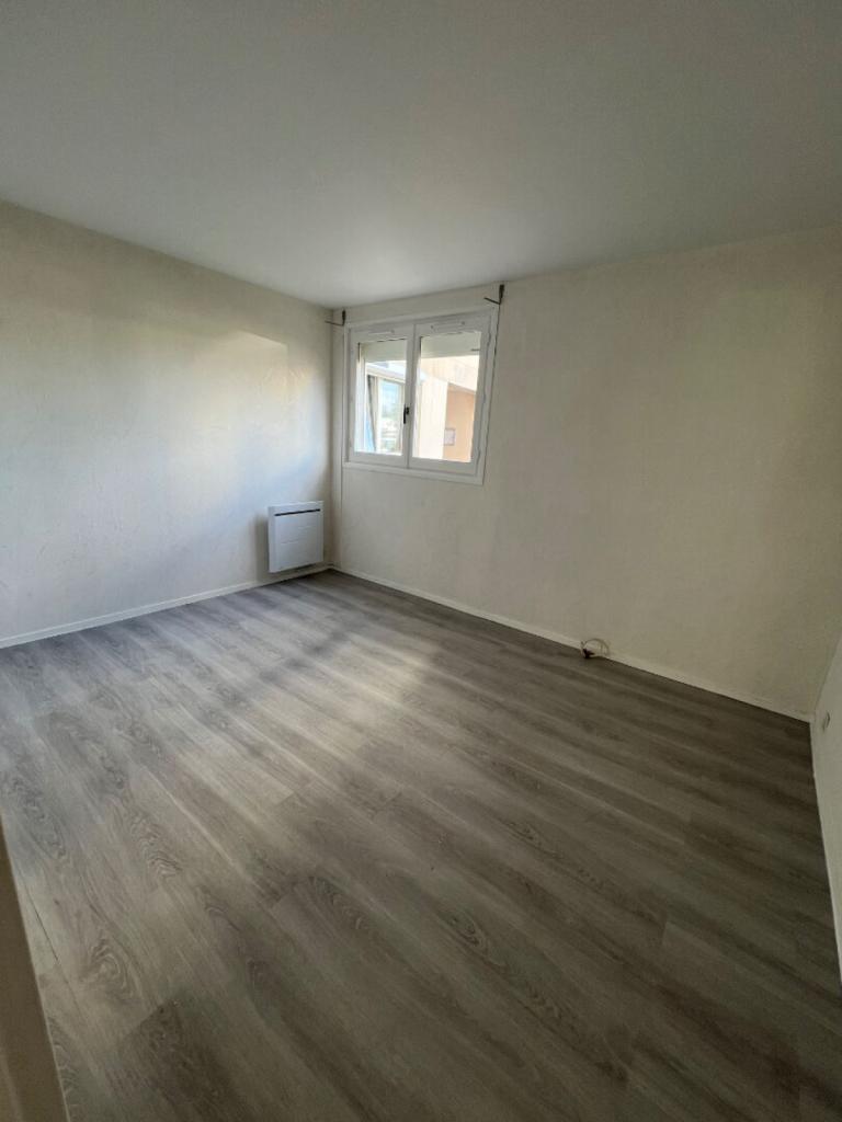 A vendre, appartement T2 de 42 m² habitables situé à Elbeuf