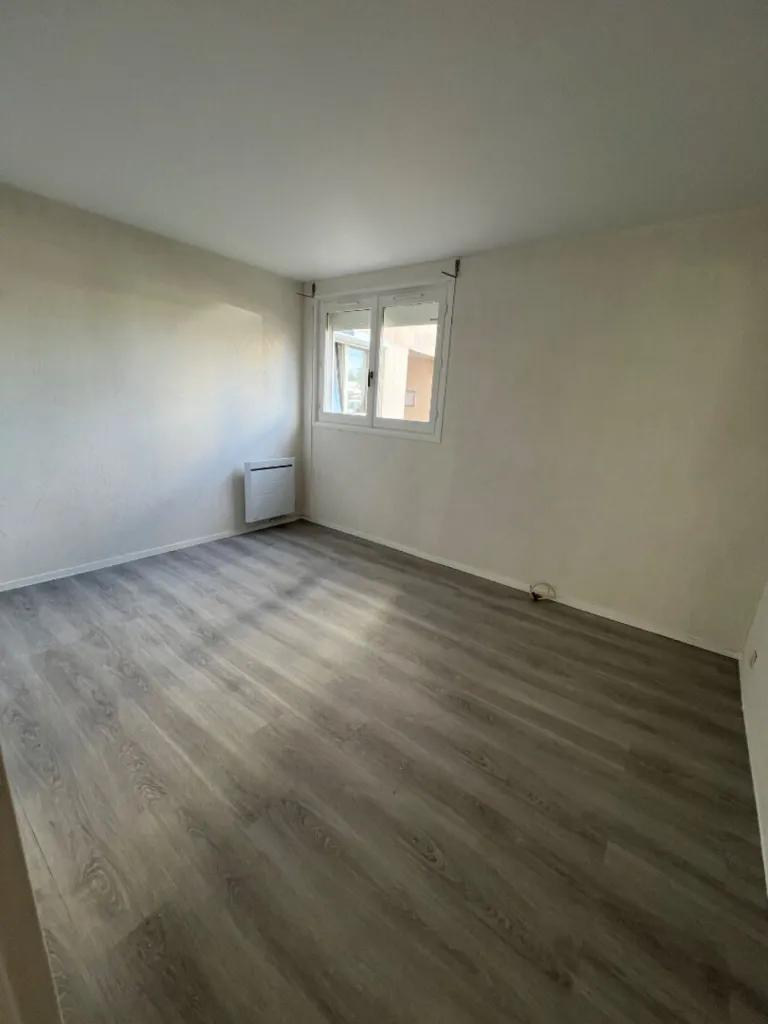 A vendre, appartement T2 de 42 m² habitables situé à Elbeuf