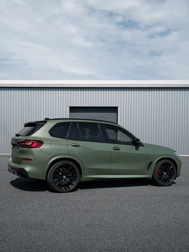 Covering complet vert Kaki mat en 3M-2080 BMW X5.
