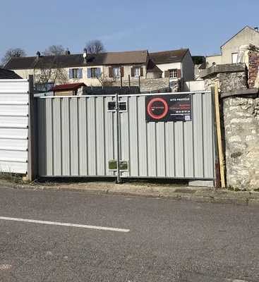 Pose d’un portail bardé double battant 4,20x2 m avec fermeture loquet et cadenas pour résidence à Gerville 78930