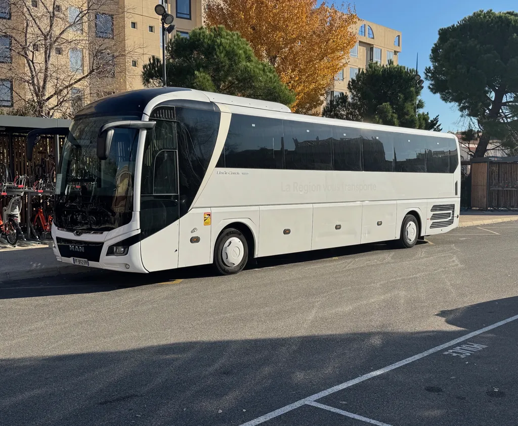 Location autocars et bus avec chauffeur privé pour l'événementiel à Aix-en-Provence