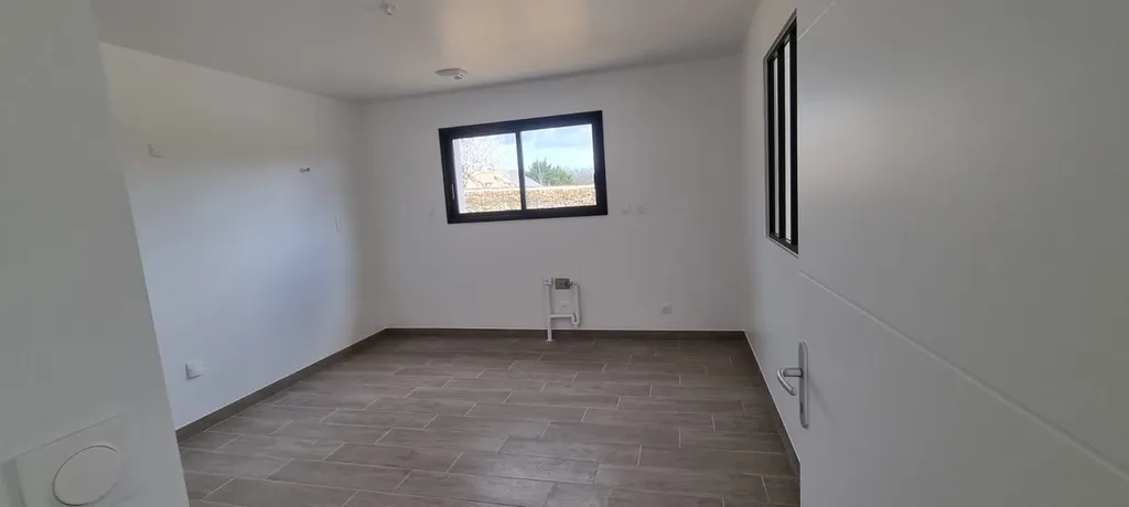 Livraison d'un pavillon neuf en peinture finition velours projetée au pistolet airless entre Pacy sur eure et Evreux.