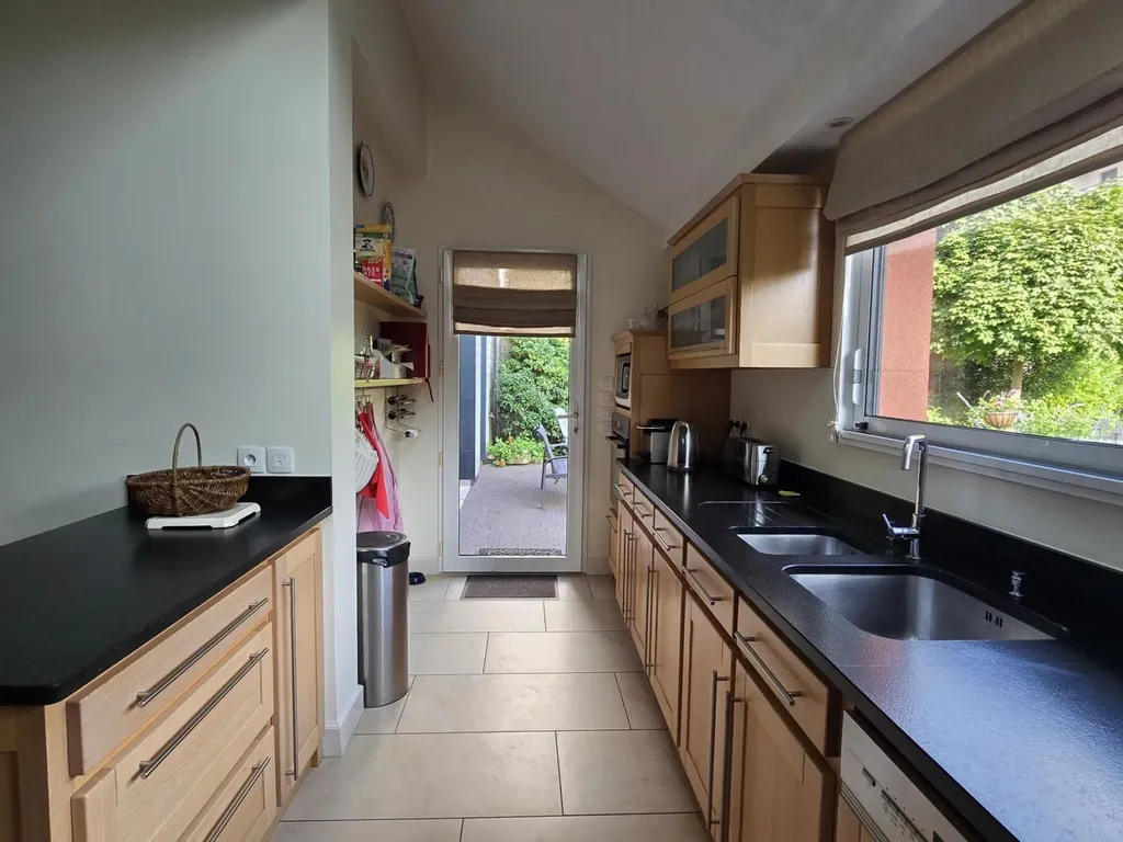 maison à vendre au mans proche de l'hopital avec un jardin