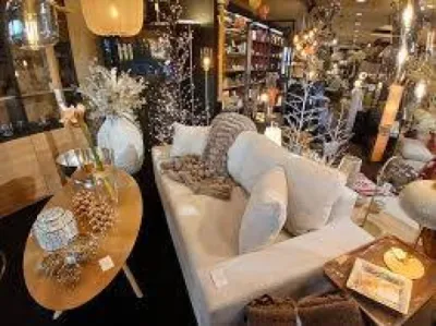 Lorain Boutik,À Dieppe, Lorain Boutik propose papiers peints, rénovation de sols et idées cadeaux uniques
