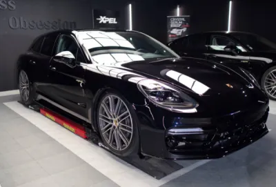 Porsche Panamera Sport Tourismo traitement céramique longue durée et polissage de la carrosserie