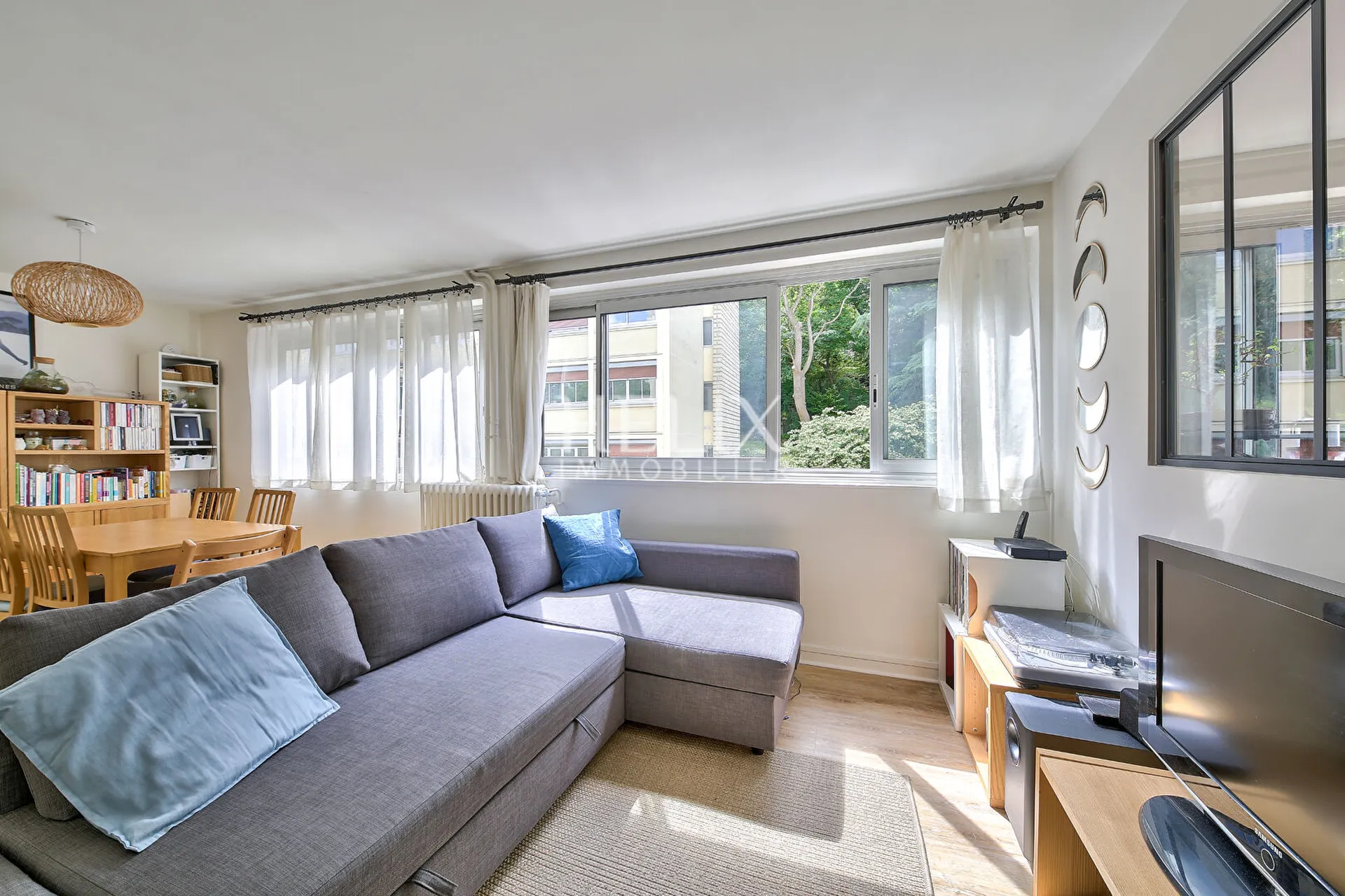 pièce principale ouverte à la discution