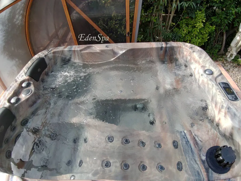 jacuzzi 2 places tuscan sun à Peypin