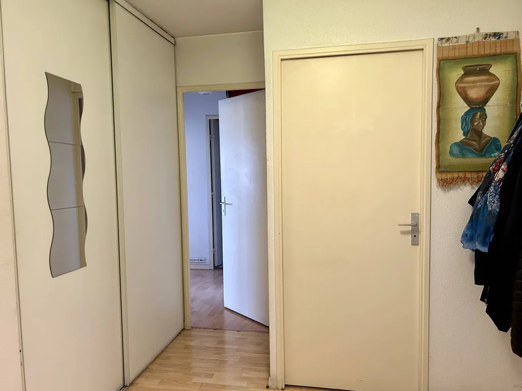 Acheter un Appartement de type 3/3 pièces situé à Bordeaux quartier Tauzin/ Saint Augustin (PELLEGRIN) 71m2, 2 chambres, balcon et place de stationnement