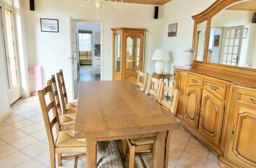 A vendre maison rénovée avec garage et terrasse proche écoles proche caudebec lès elbeuf 76