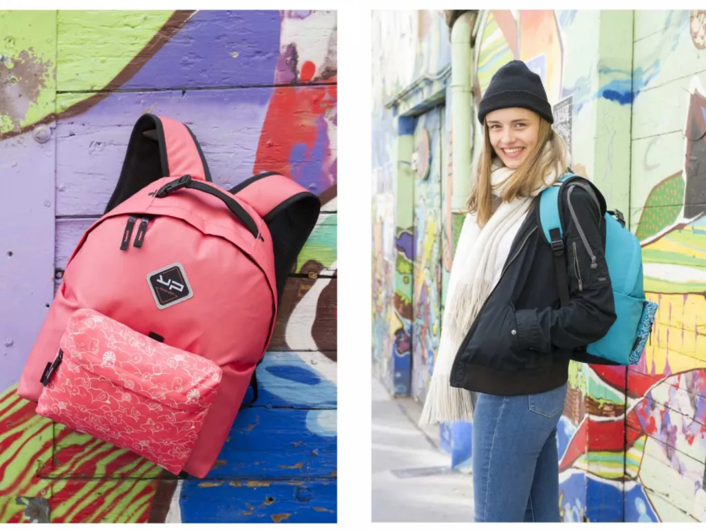 photo lifestyle mur street art sac à dos