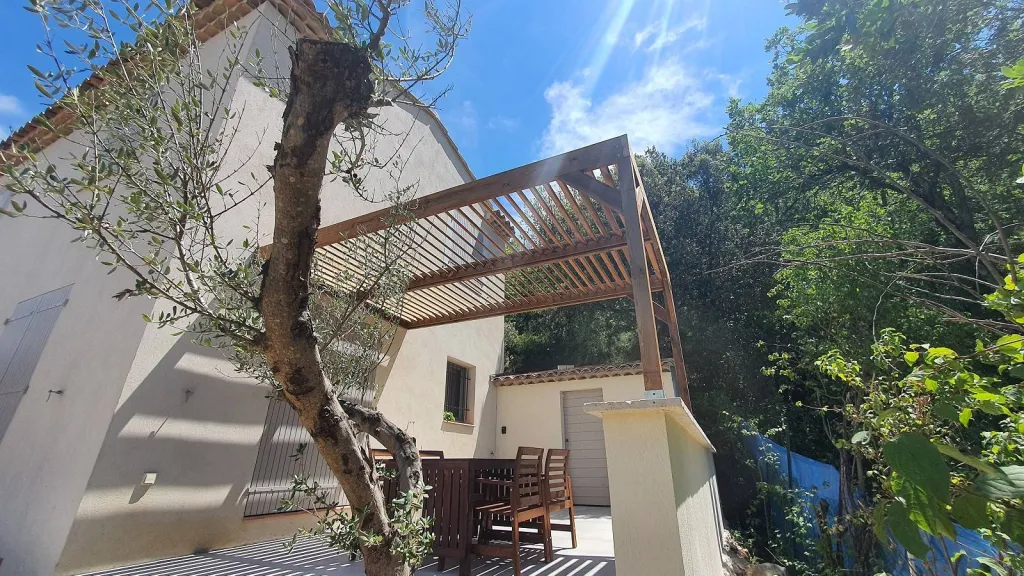 Devis tout compris pour une pergola bois SAINT MAXIMIN LA SAINTE BAUME VAR 83