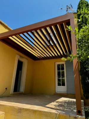 Pose de pergola bioclimatique en PACA