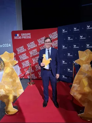 Damien Parisien reçoit le Coq d'Or TOP500 aux 