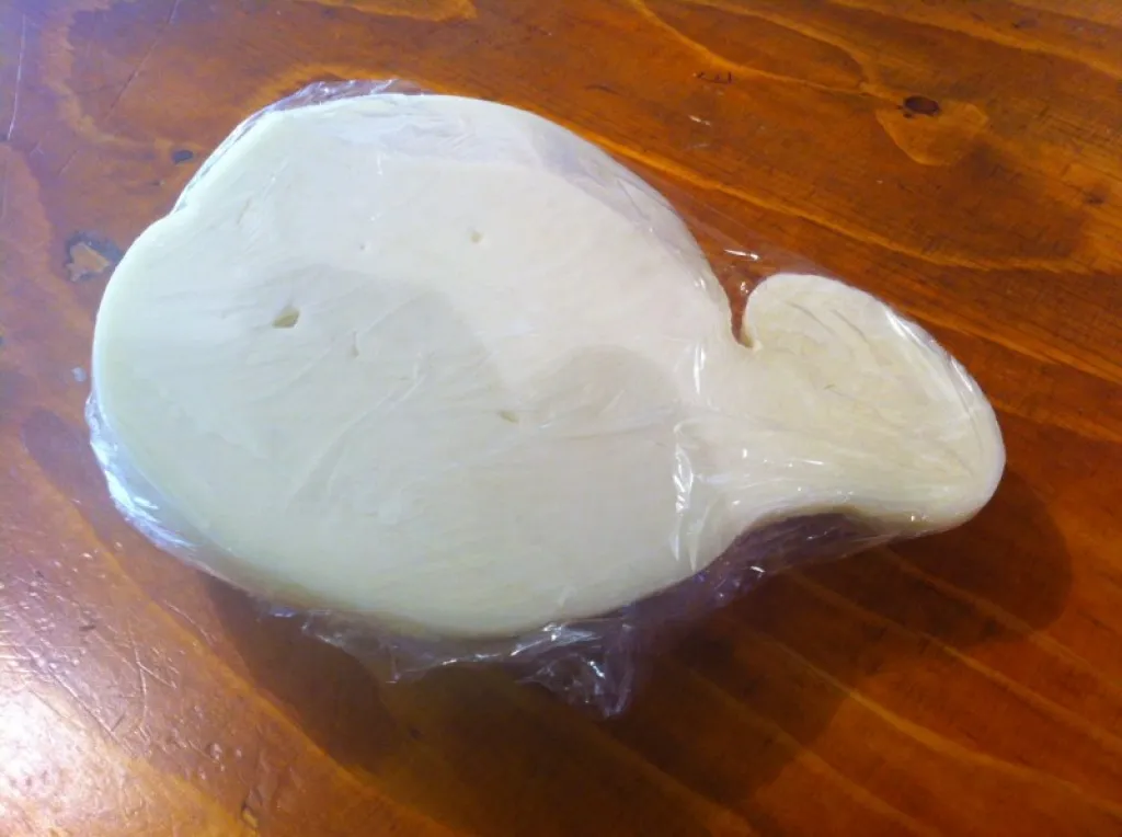 Caciocavallo, fromage au lait de vache italien