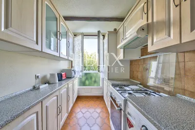 Venez visiter ce bel appartement au calme à Chatou