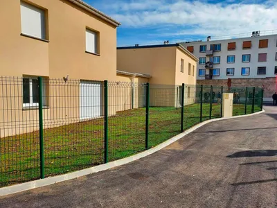 Aménagement d’un lotissement : engazonnement et pose de clôtures pour Maison Pierre