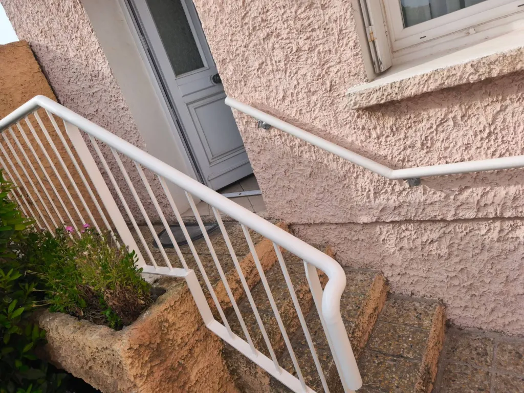 FABRICANT POSEUR GARDE CORPS RAMPE FER FORGE SUR MESURE MARTIGUES 13 PACA