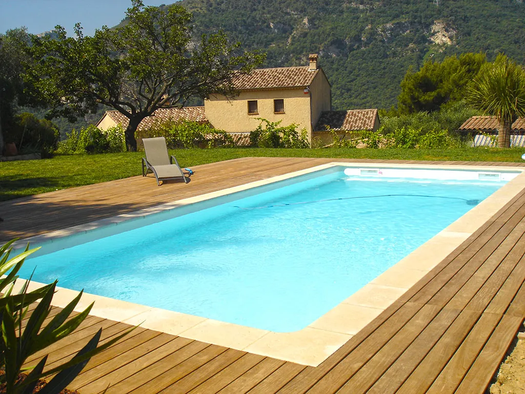 Les avantages de la piscine coque