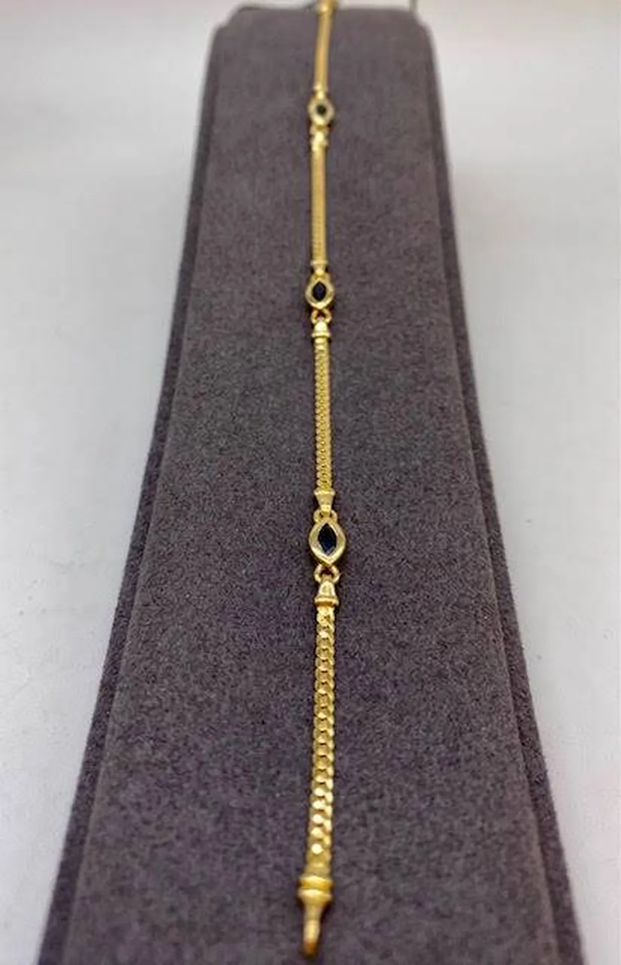 Le Raffinement à votre Poignet: Découvrez le Bracelet Maille Anglaise chez Or Ligne près de Bordeaux